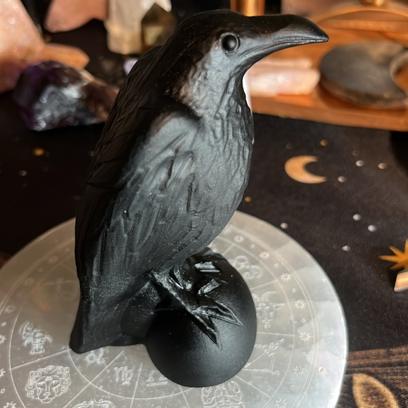 Raven obsidian carving - Picture 4 of 4